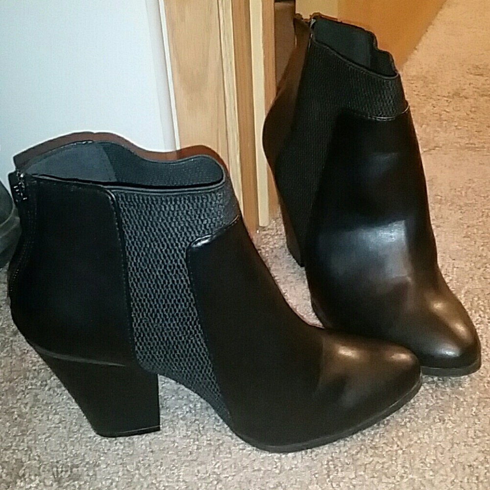 Ankle bootys